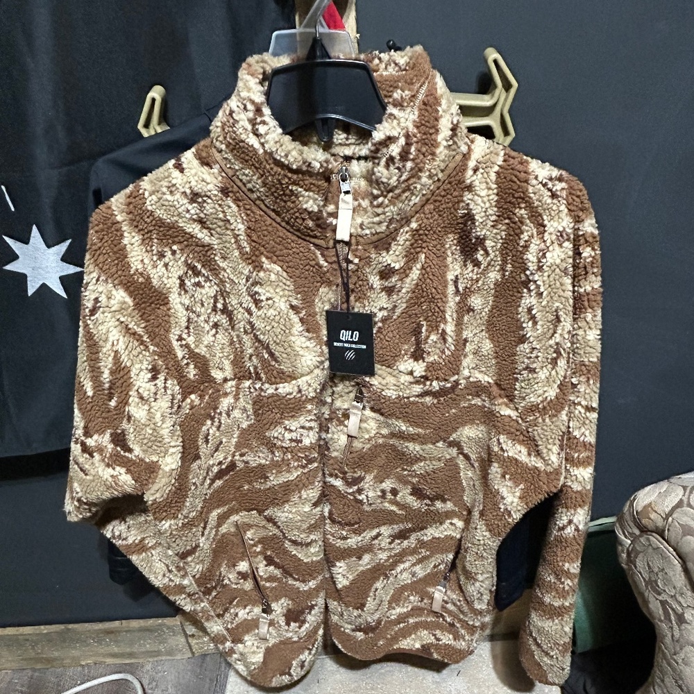 QILO DESERT 🐅 SHERPA